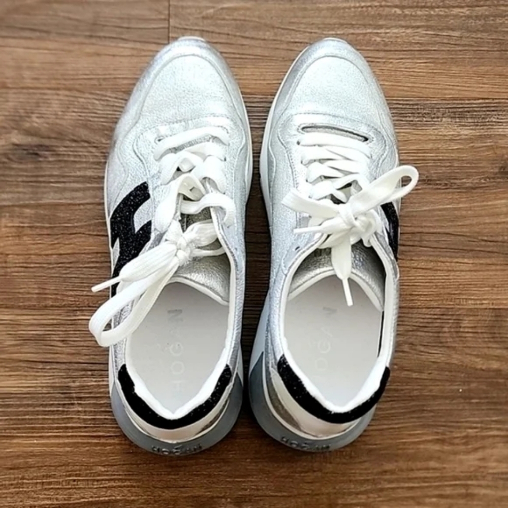 Hogan Sneakers - Picture 2 of 10